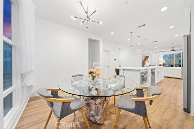 Building Photo - 657 Wedge