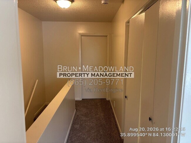 Building Photo - 10409 Victoria Dr