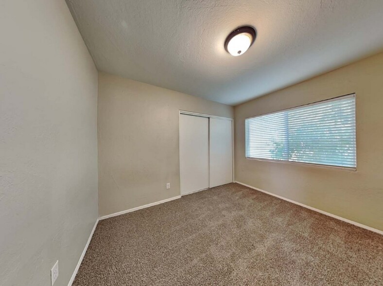Building Photo - 12956 W Desert Ln