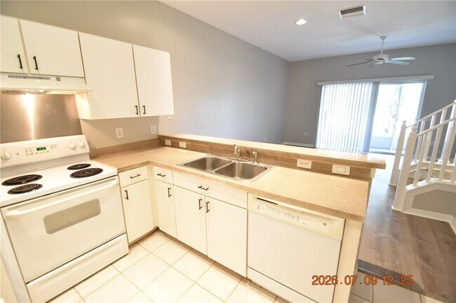Building Photo - 13121 Kings Crossing Dr