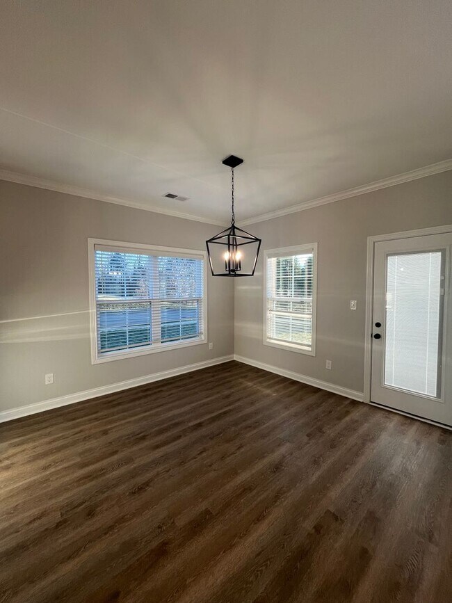 Building Photo - 6492 Fortuna Ave