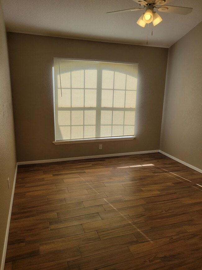 Building Photo - Beautiful 3 bedroom/2 Bath Home!