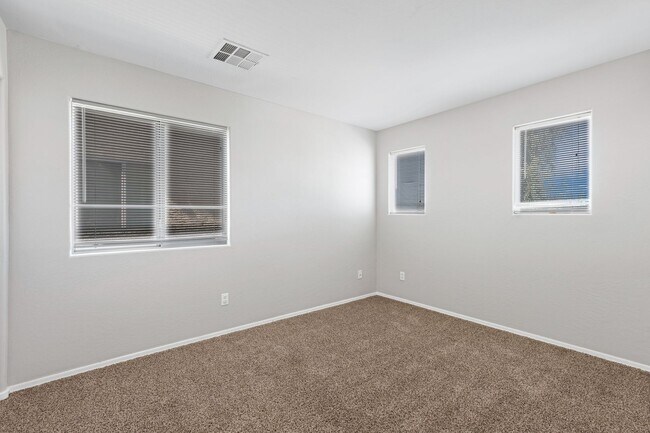 Building Photo - Large two story home in San Tan Heights!