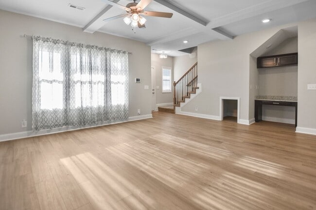 Building Photo - Pet Friendly Four Bedroom!