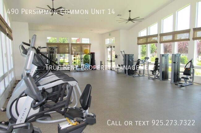 Building Photo - Gorgeous 3 Bed, 2.5 Bath Home in Desirable...