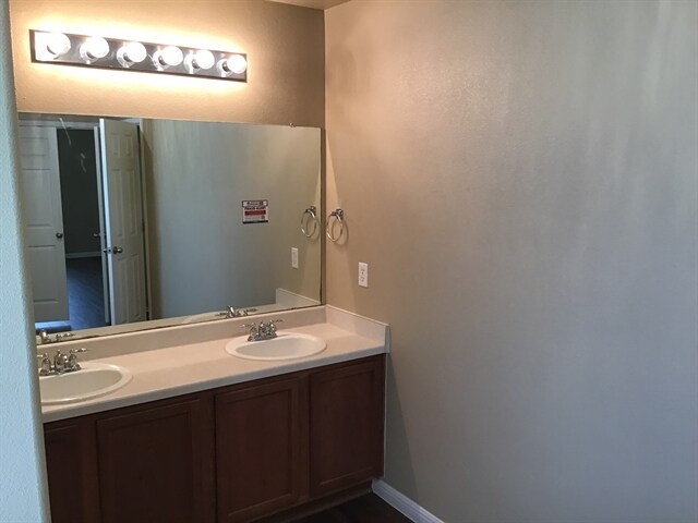 Building Photo - 3723 Holden Ct