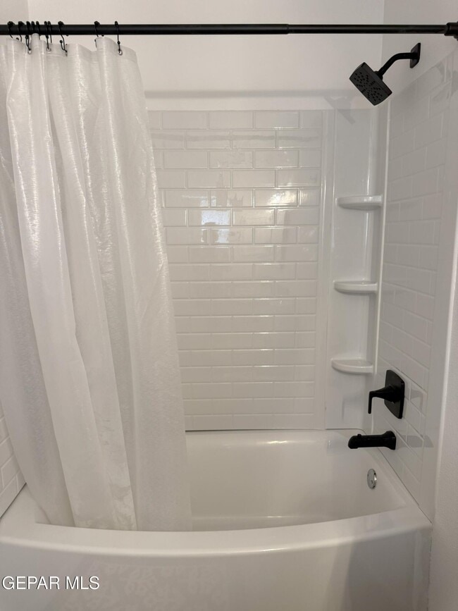 Building Photo - 6909 Canyon Run Dr