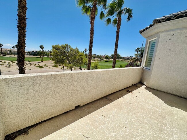 Building Photo - GORGEOUS 2 STORY HOME WITH A GRAND ENTRY &...