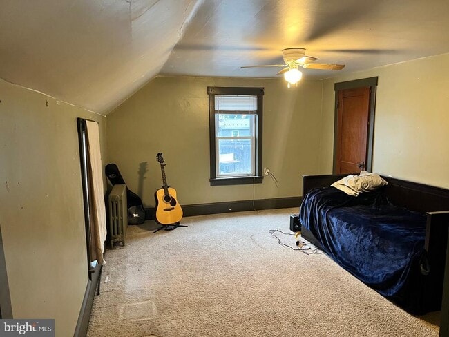 Building Photo - 196 Church St