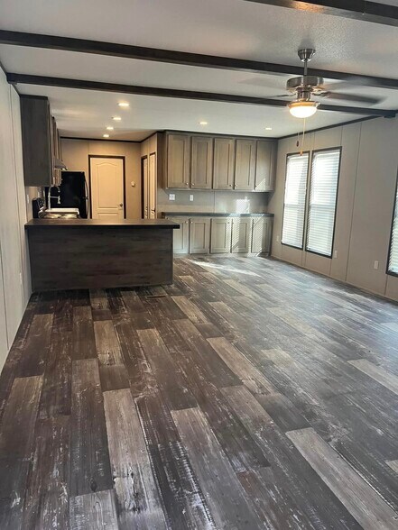 Building Photo - 117 Peggy St