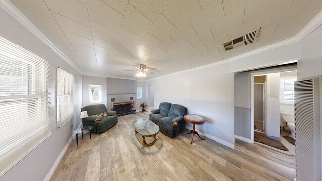 Building Photo - 13660 5th St
