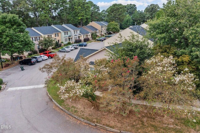 Building Photo - 5501 Sharpe Dr