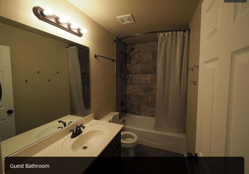 Building Photo - 233 Tecumseh Meadows Dr