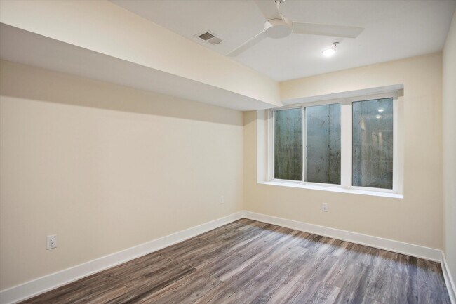 Building Photo - 1807 N Bouvier St