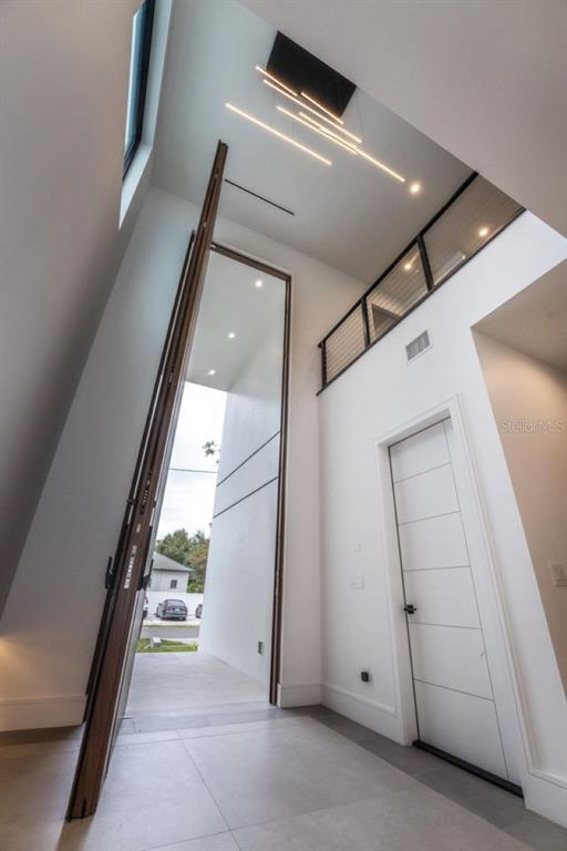 Building Photo - 3010 W Trilby Ave