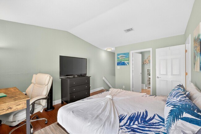 Building Photo - 3506 Cove View Blvd