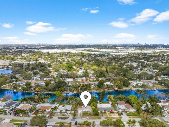 Building Photo - 4331 SW 31st Dr