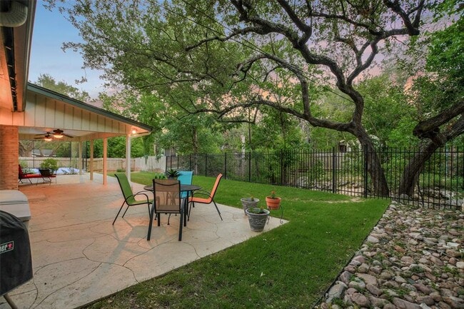 Building Photo - 7615 Rockpoint Dr