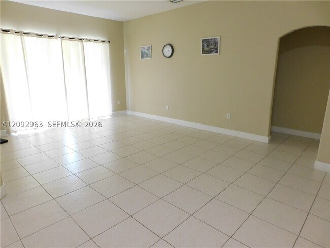 Building Photo - 21800 SW 184th Ave