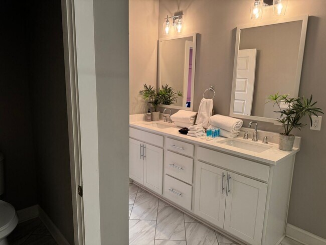 Building Photo - Great 3BR Home in the Heart of Nashville