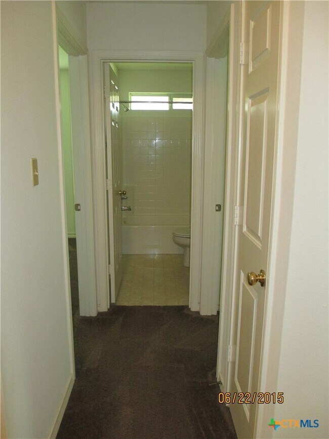 Building Photo - 110 Jocelyn Cir