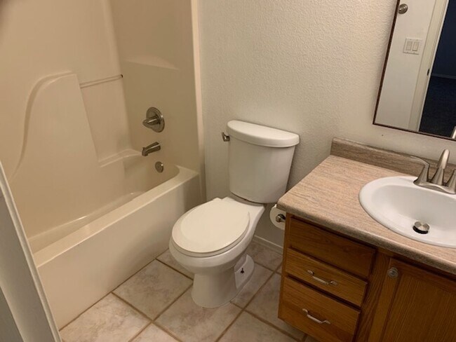 Building Photo - 3 Bedroom in East Mesa