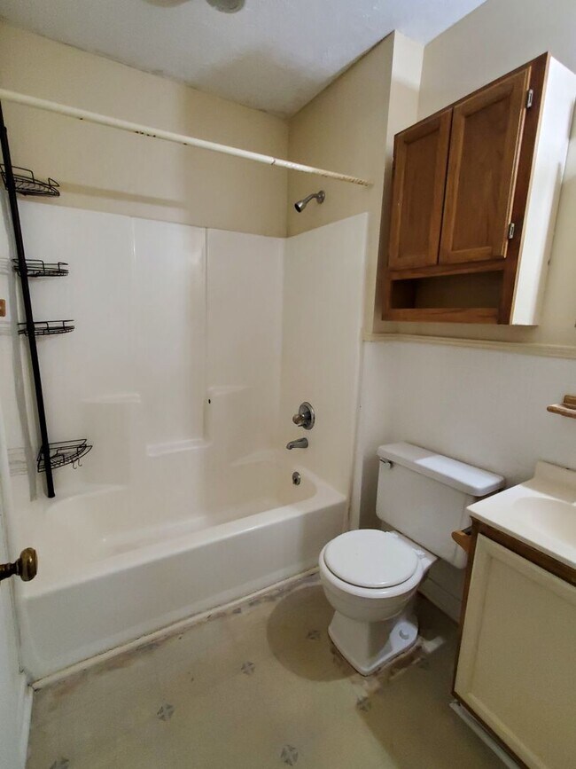 Building Photo - 1850 Dewsberry Pl