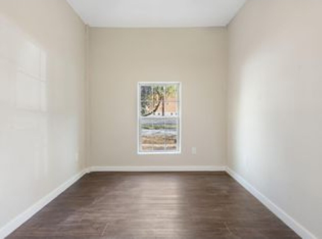 Building Photo - 1536 N Robberson Ave