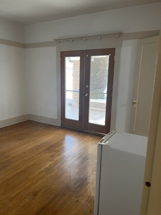 Building Photo - 417 Cincinnati Ave