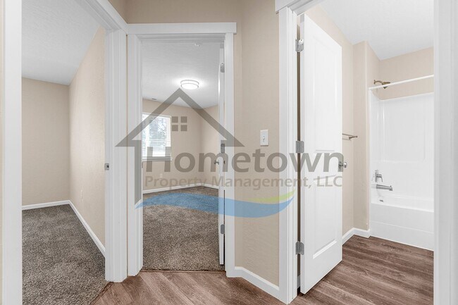 Building Photo - 3 Bedroom 3 Bathroom Home with Attached Ga...