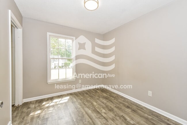 Building Photo - 449 Parlock Rd