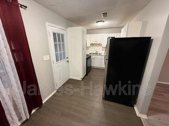 Building Photo - 3534 Farwood Dr