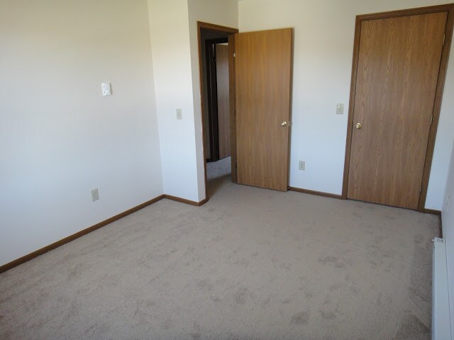 guest bedroom - 1535 Hawk Cir