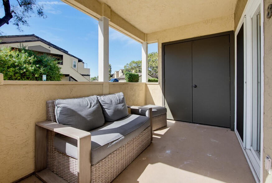 Building Photo - 5046 Los Morros Way