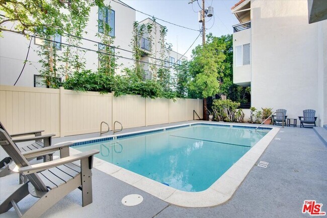 Building Photo - 1909 Pelham Ave