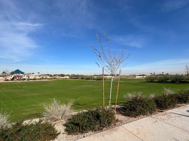 Building Photo - 17728 W Vogel Ave