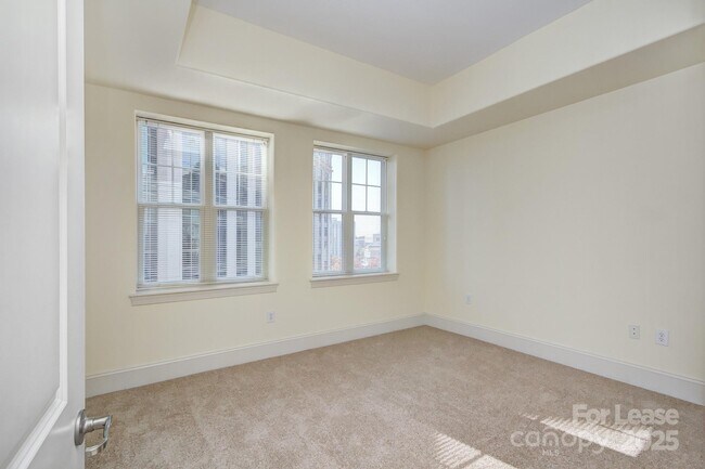 Building Photo - 4625 Piedmont Row Dr