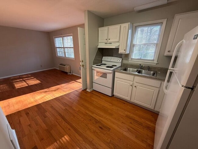 Building Photo - Duke View Apartments