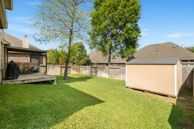 Building Photo - 130 Springshed Pl