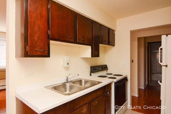 Building Photo - 850 W Margate Terrace