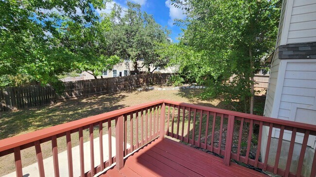Building Photo - Located In the heart of Stone Oak