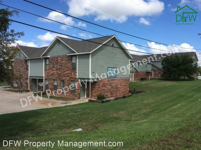 Building Photo - 2 br, 1.5 bath Apartment - Walnut Apartmen...