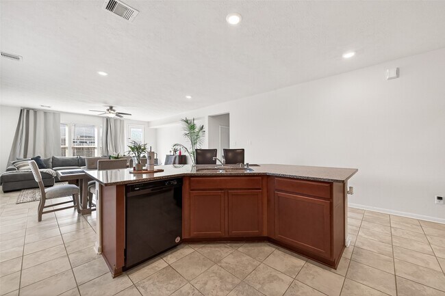 Building Photo - 28423 Aubrey Orchard Ln