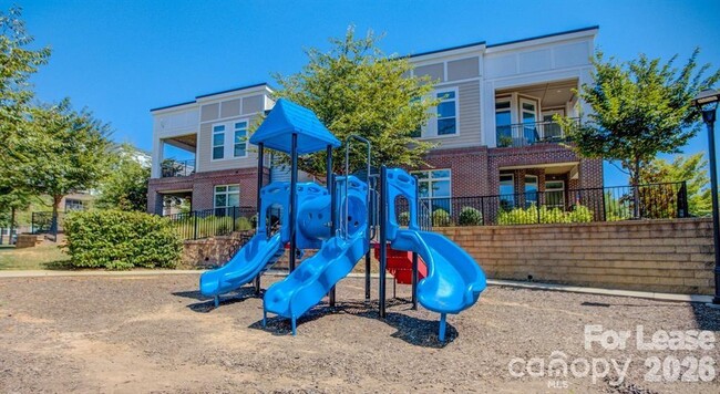 Building Photo - 16408 Holly Crest Ln