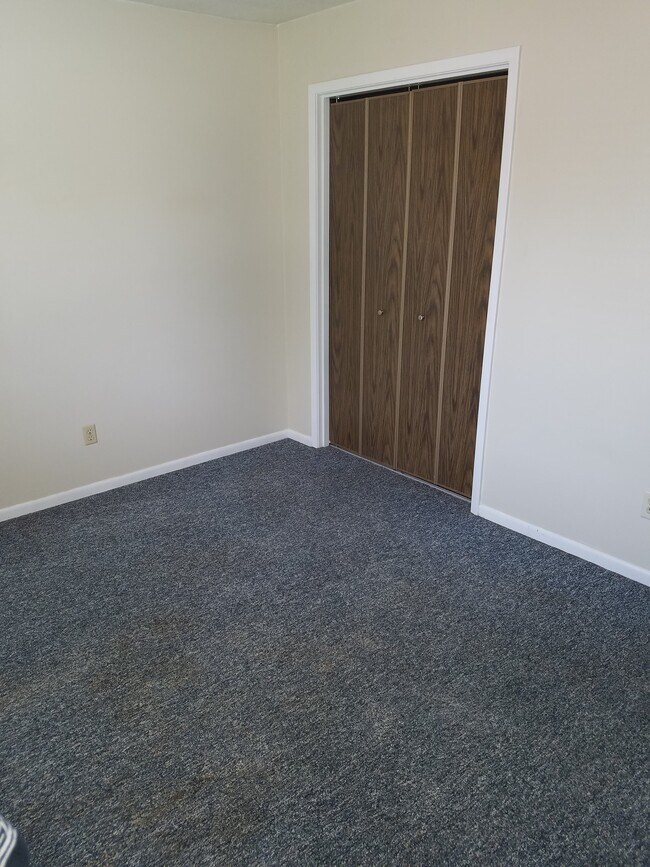 Building Photo - 3527 Pheasant Ln