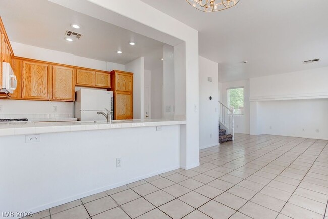Building Photo - 9548 W Spring Blush Ave