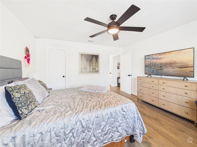 Building Photo - 12600 Esplanade St