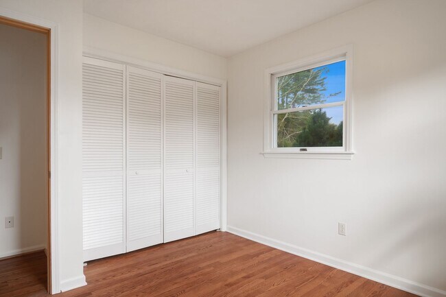Building Photo - 1602 Westover Dr
