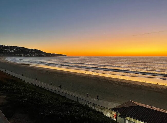 Building Photo - 201 Vista del Mar