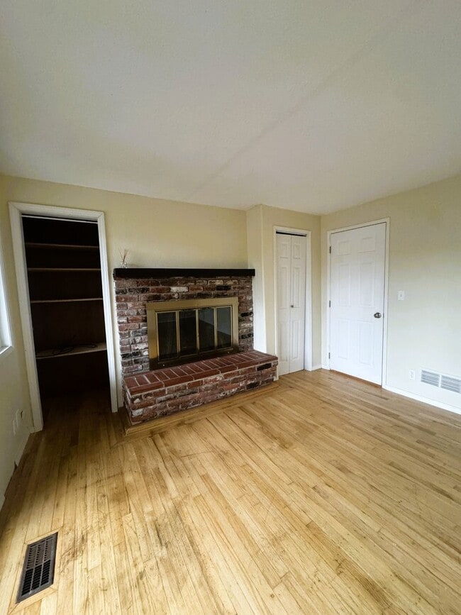 Building Photo - 5-Bed, 3-Bath in South Eugene